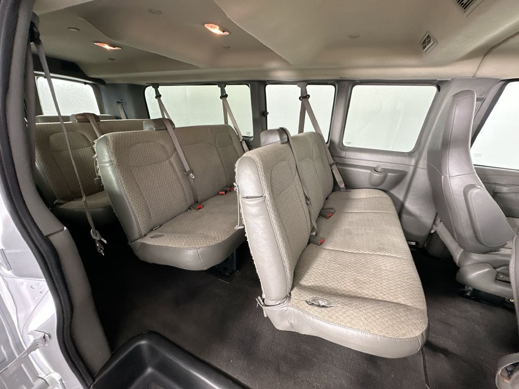 Used 2025 Chevrolet Express 3500 LT w/ LT Preferred Equipment Group RWD image 12
