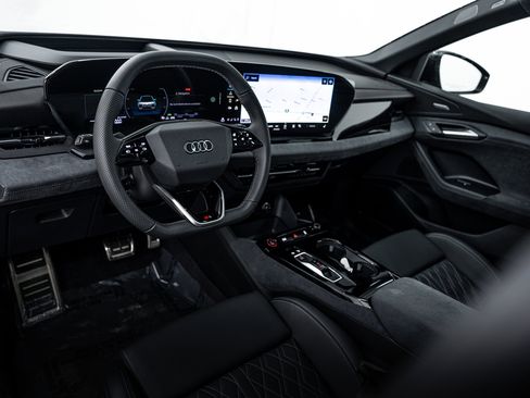 New 2025 Audi SQ6 e-tron Premium Plus image 8