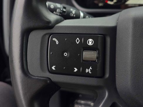 Used 2024 Land Rover Defender 130 X-Dynamic SE image 32