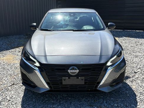 Used 2025 Nissan Altima 2.5 SV FWD image 2