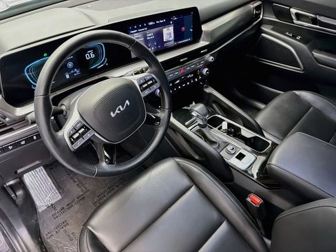 Used 2025 Kia Telluride S FWD image 7