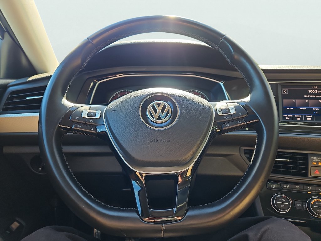 Used 2019 Volkswagen Jetta SE w/ Cold Weather Package FWD image 28