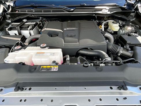 Used 2024 Toyota Tundra Platinum AWD/4WD image 13