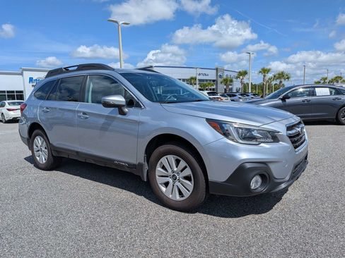 Used 2018 Subaru Outback 2.5i Premium AWD/4WD image 2