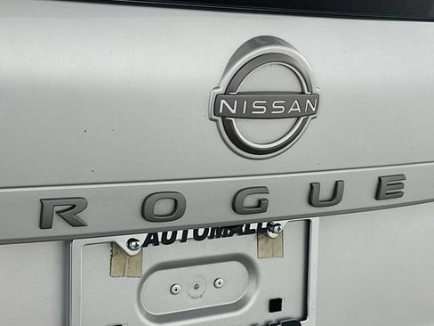 Used 2024 Nissan Rogue SV FWD image 27