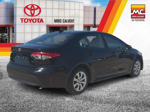 Certified 2025 Toyota Corolla LE FWD image 5