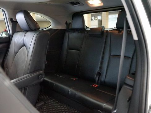 Used 2021 Toyota Highlander Platinum image 16