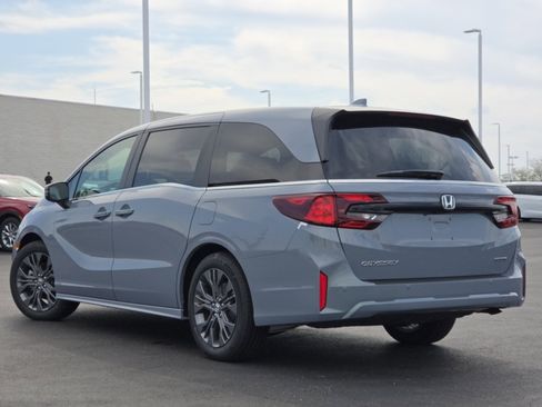 New 2026 Honda Odyssey Touring image 16