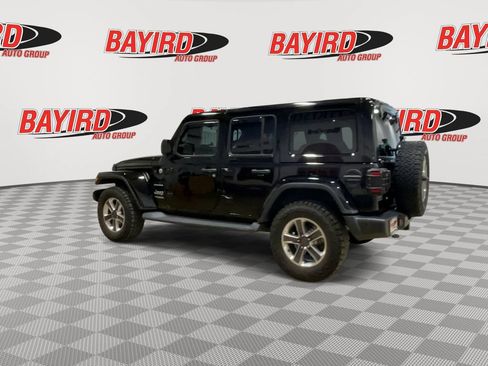 Used 2018 Jeep Wrangler Unlimited Sahara AWD/4WD image 6