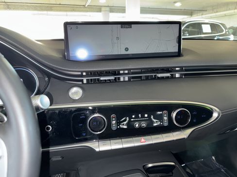 Used 2023 Genesis GV70 2.5T w/ Advanced Package image 26