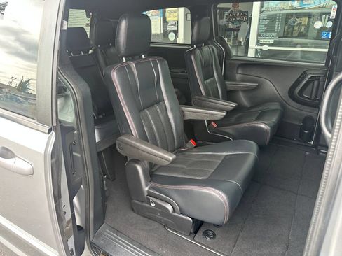 Used 2016 Dodge Grand Caravan R/T FWD image 14