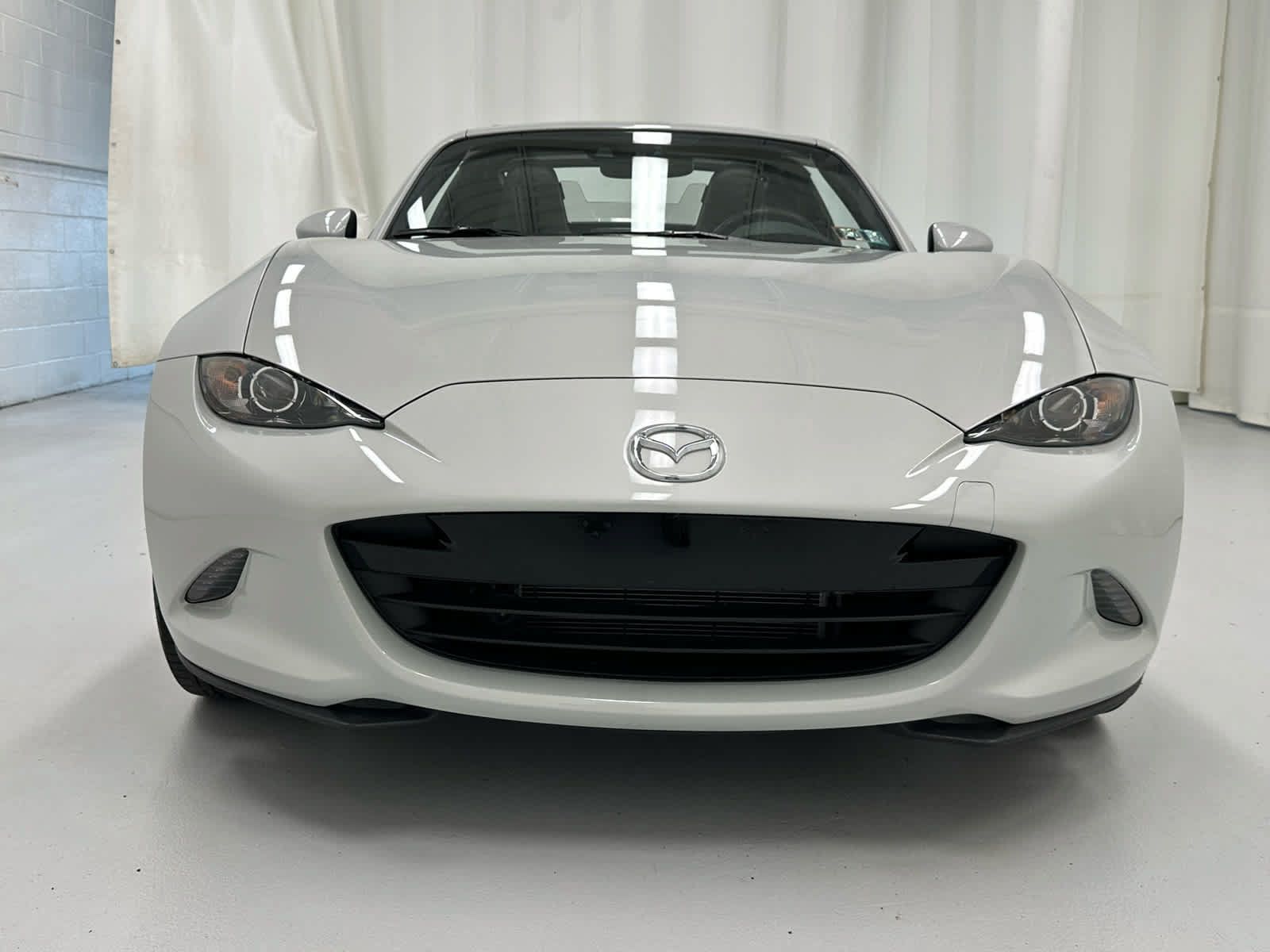 Used 2017 MAZDA MX-5 Miata RF Grand Touring RWD image 5