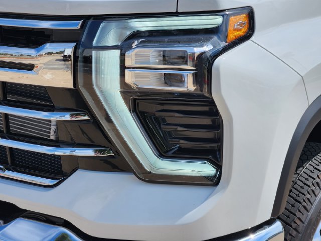 New 2026 Chevrolet Silverado 3500 LTZ w/ LTZ Plus Package AWD/4WD image 17
