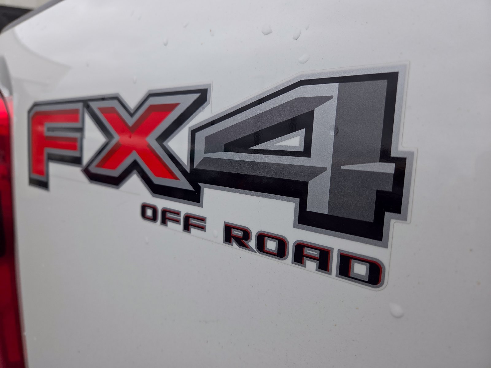 Used 2024 Ford F350 Platinum w/ FX4 Off-Road Package AWD/4WD image 14