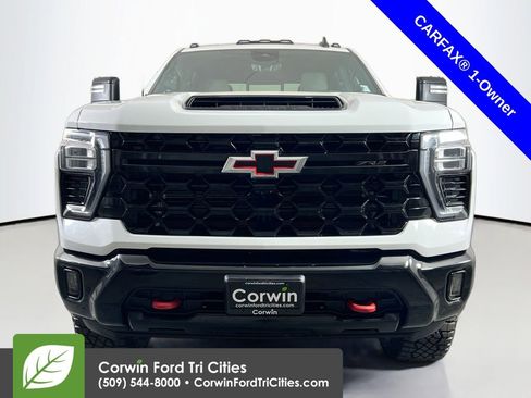Used 2024 Chevrolet Silverado 2500 ZR2 w/ Technology Package AWD/4WD image 4