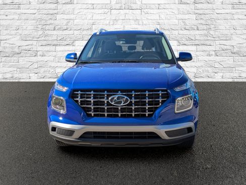 Used 2025 Hyundai Venue SEL FWD image 5