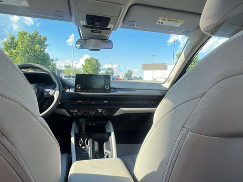 Used 2025 Honda Accord SE image 20