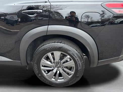 Used 2024 Nissan Pathfinder SV image 35