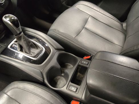 Used 2020 Nissan Rogue SL w/ Premium Package FWD image 26
