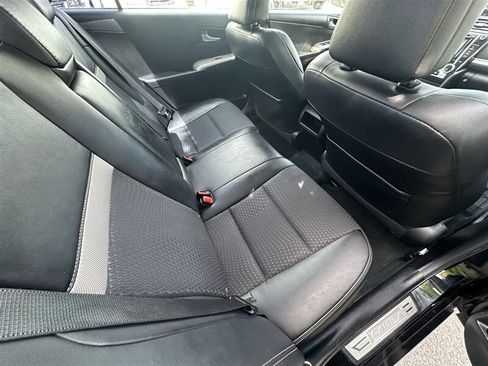 Used 2012 Toyota Camry SE FWD image 33