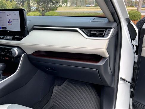 Used 2023 Toyota RAV4 Limited image 19