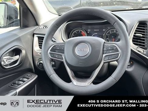 Used 2022 Jeep Cherokee Latitude Lux w/ Sun & Sound Group AWD/4WD image 24