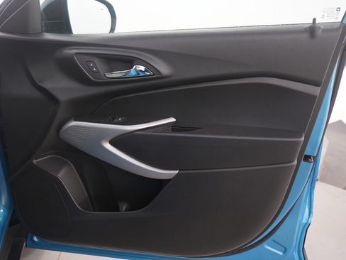 Used 2025 Chevrolet Trax RS w/ Driver Confidence Package image 11