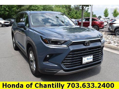 Used 2025 Toyota Grand Highlander AWD image 1
