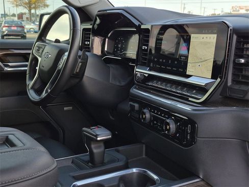 Used 2022 Chevrolet Silverado 1500 LT Trail Boss w/ LT Trail Boss Premium Package image 12