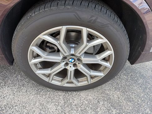 Used 2024 BMW X7 xDrive40i w/ Executive Package image 12