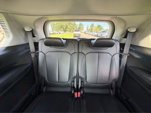Used 2023 Jeep Grand Cherokee L Limited AWD/4WD image 39