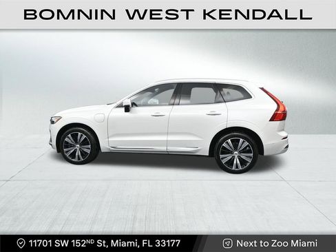 Used 2023 Volvo XC60 T8 Plus image 2