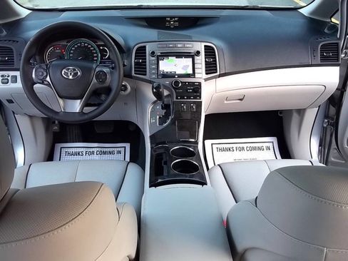 Used 2015 Toyota Venza XLE w/ XLE Premium Package FWD image 4