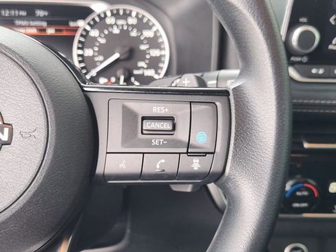 Used 2023 Nissan Rogue SV FWD image 23
