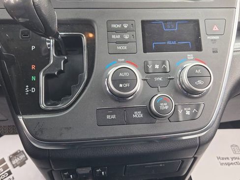Used 2018 Toyota Sienna SE Premium FWD image 19