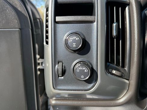 Used 2018 Chevrolet Silverado 1500 LT image 36