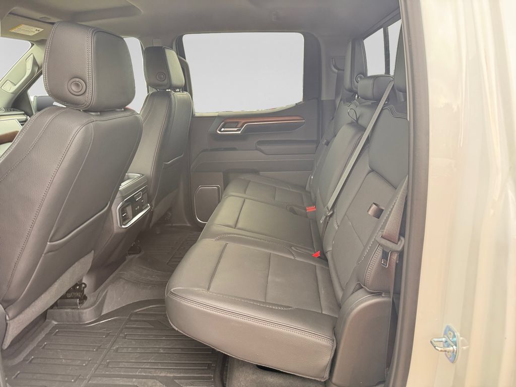 Used 2023 GMC Sierra 1500 Denali w/ Technology Package AWD/4WD image 32