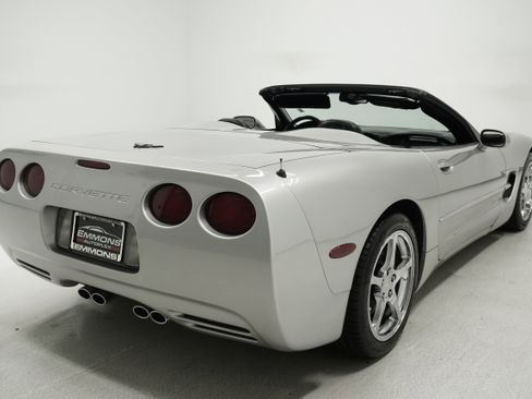 Used 2004 Chevrolet Corvette Convertible w/ Preferred Equipment Group image 9