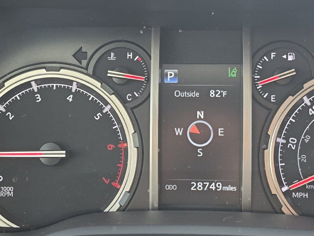 Used 2024 Toyota 4Runner Limited AWD/4WD image 29