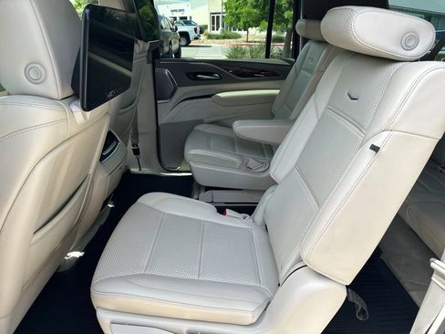 Used 2024 Cadillac Escalade ESV Sport Platinum AWD/4WD image 38