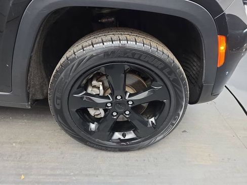 Used 2023 Jeep Grand Cherokee L Laredo image 12