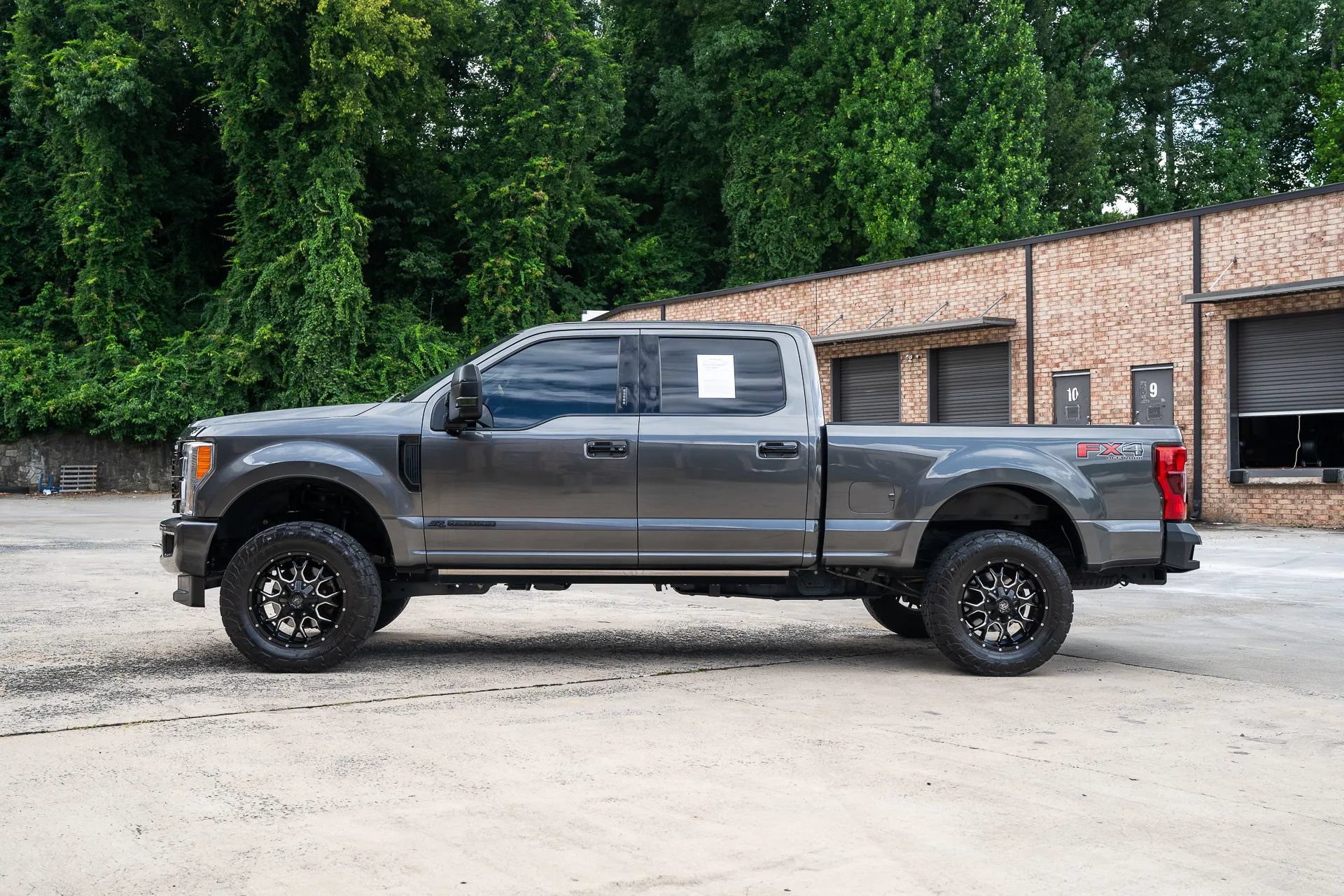 Used 2019 Ford F350 Platinum w/ Platinum Ultimate Package AWD/4WD image 4