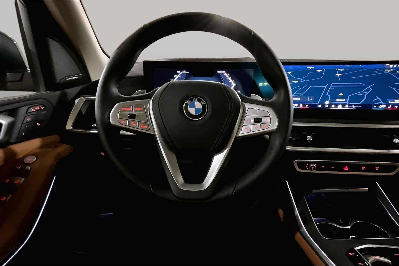 Used 2025 BMW X7 xDrive40i w/ Premium Package AWD/4WD image 5