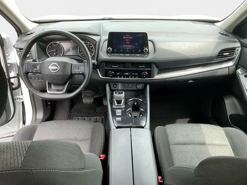 Used 2025 Nissan Rogue SV FWD image 11