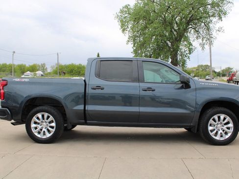 Used 2021 Chevrolet Silverado 1500 Custom AWD/4WD image 3