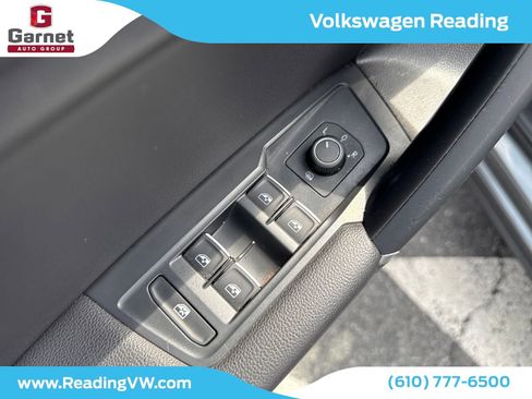 Used 2020 Volkswagen Tiguan SE w/ Panoramic Sunroof Package AWD/4WD image 14
