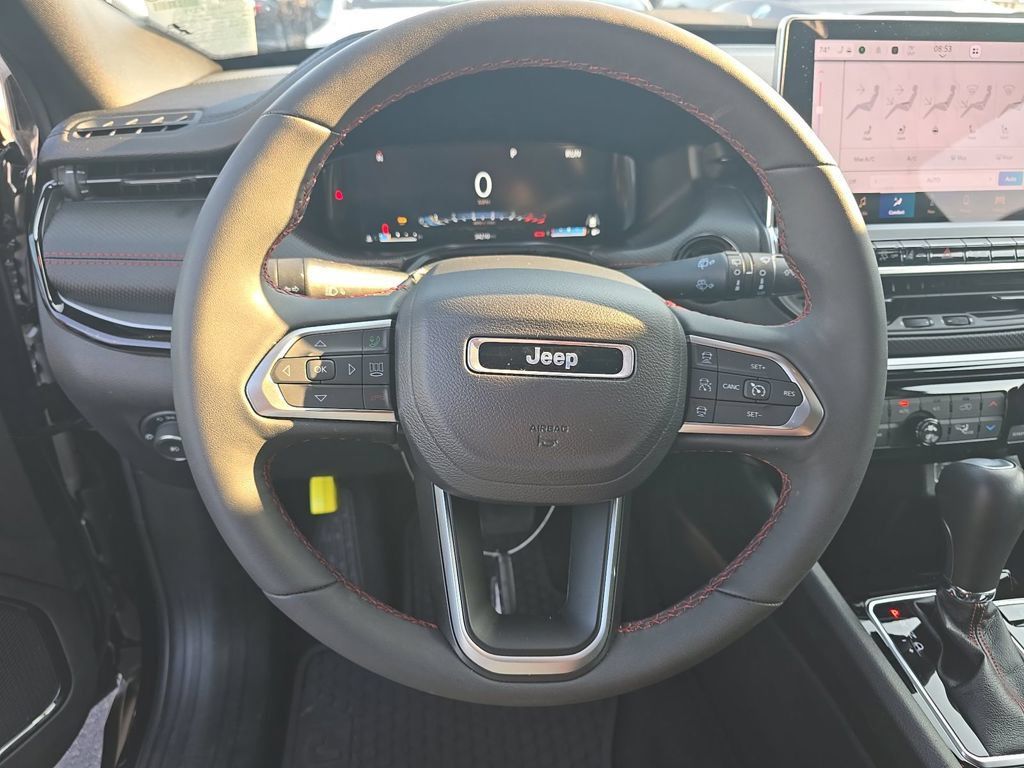 Used 2025 Jeep Compass Trailhawk w/ Trailhawk Elite Group AWD/4WD image 8