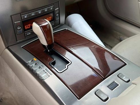 Used 2005 Cadillac XLR image 20