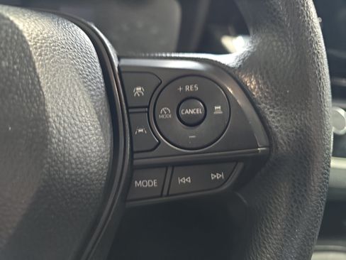 Used 2025 Toyota Corolla LE FWD image 18