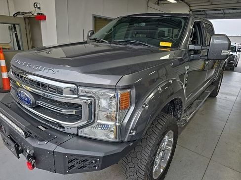 Used 2021 Ford F250 Lariat w/ Lariat Value Package AWD/4WD image 2